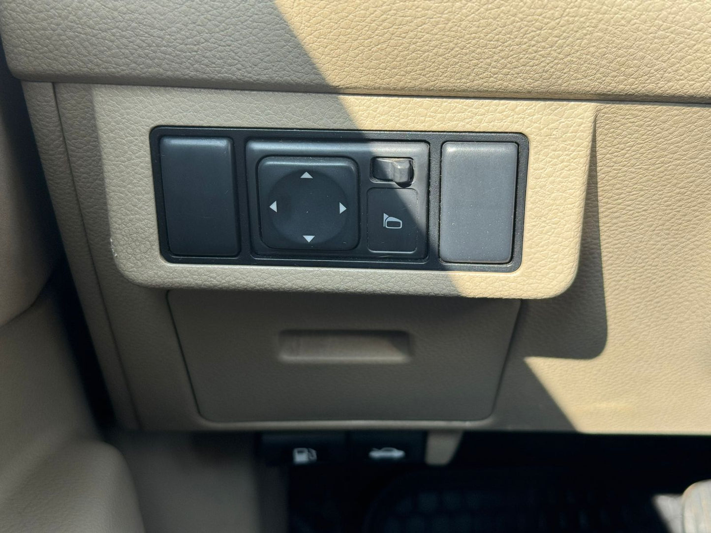 2014 NISSAN TIIDA AUTOMÁTICO SOLO 63.000 km