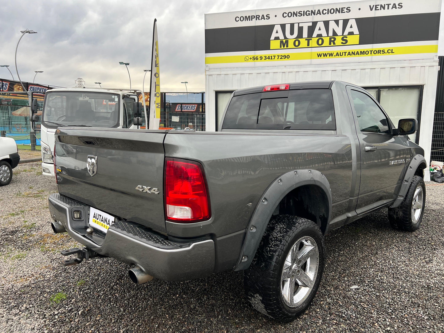 DODGE RAM 4X4 HEMI 2012