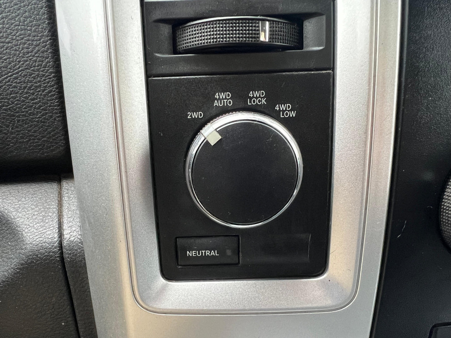 DODGE RAM 4X4 HEMI 2012