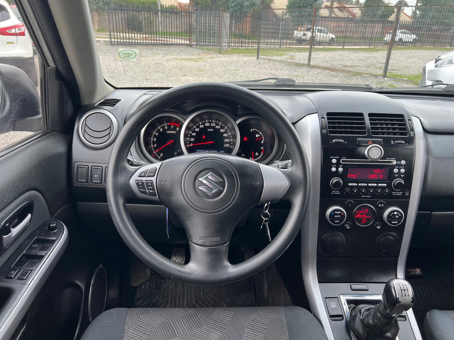 VENDIDO - SUZUKI GRAND NOMADE GLX SPORT 2016