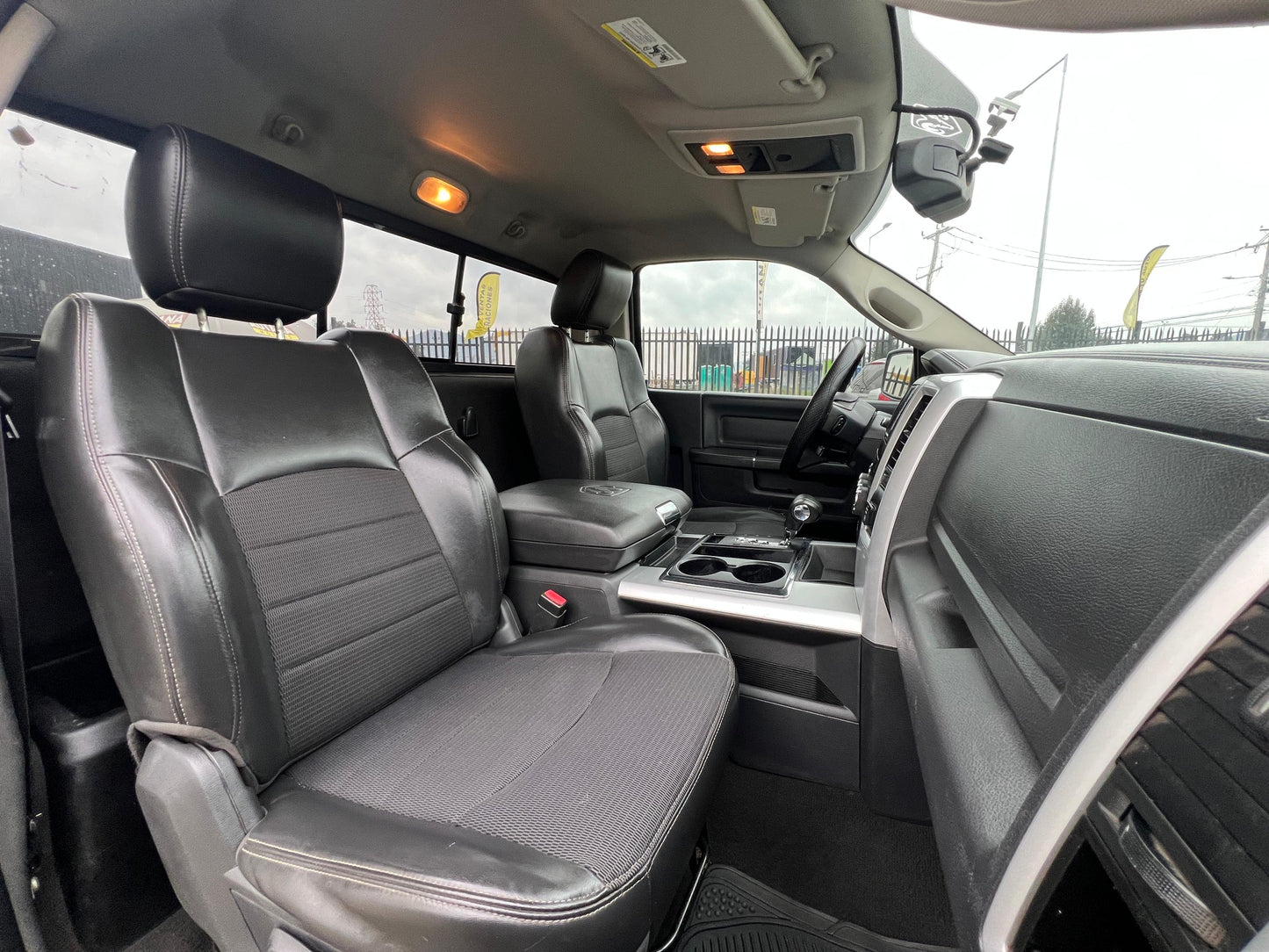 DODGE RAM 4X4 HEMI 2012