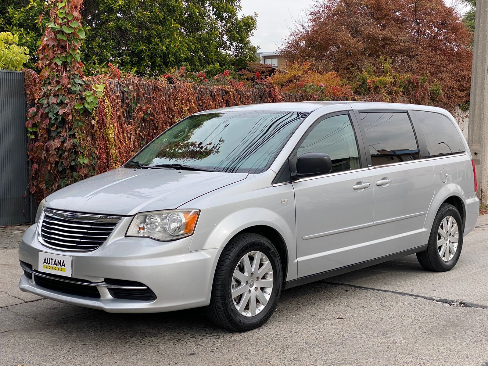 chrysler-town-country-2012-vendido-autana-motors