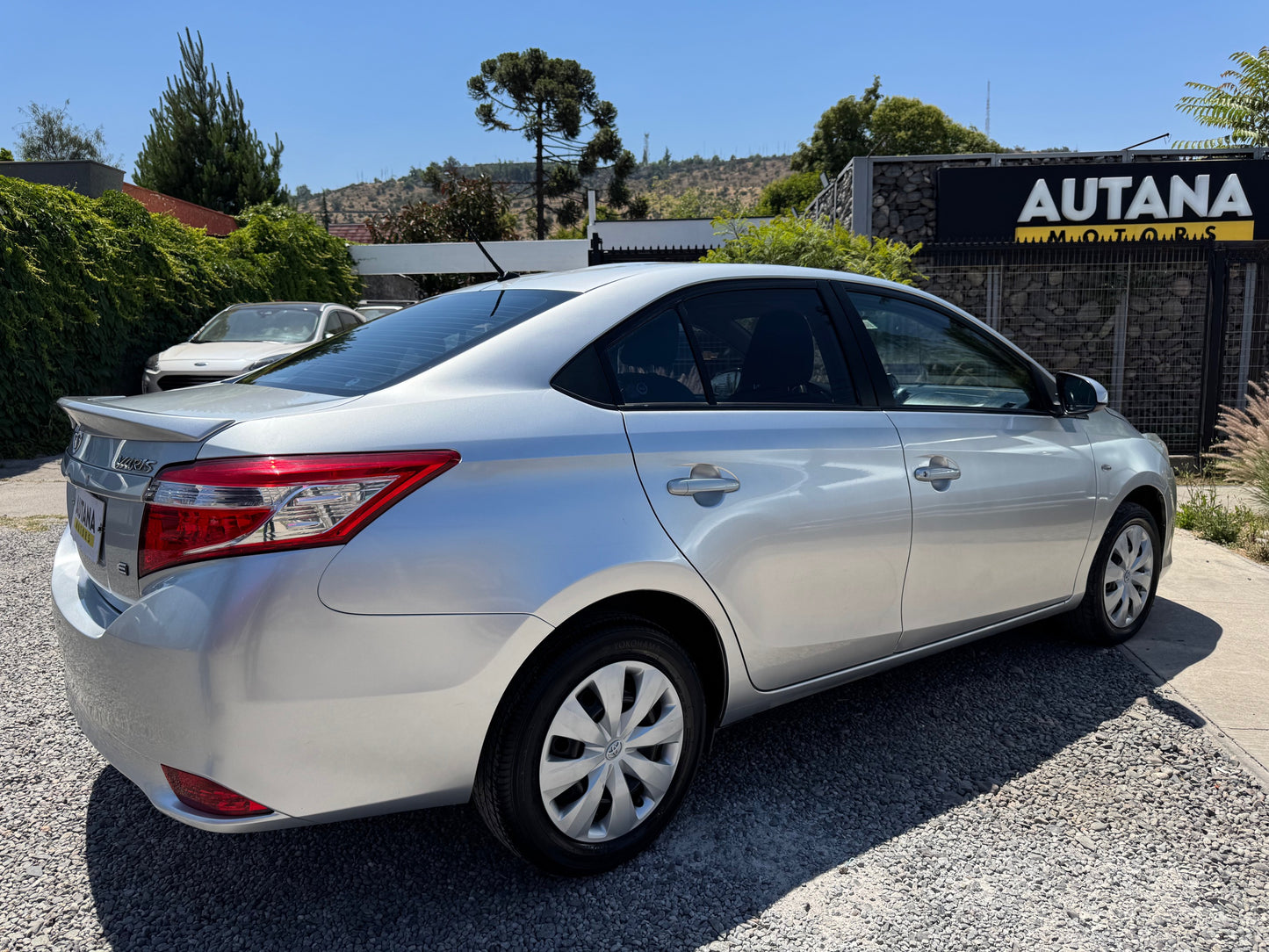 TOYOTA YARIS AUTOMATICO 2015