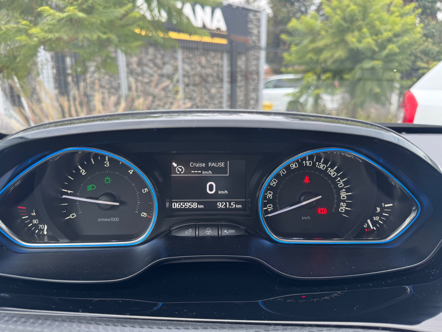 VENDIDO - PEUGEOT 2008 DIESEL ALLURE 2020