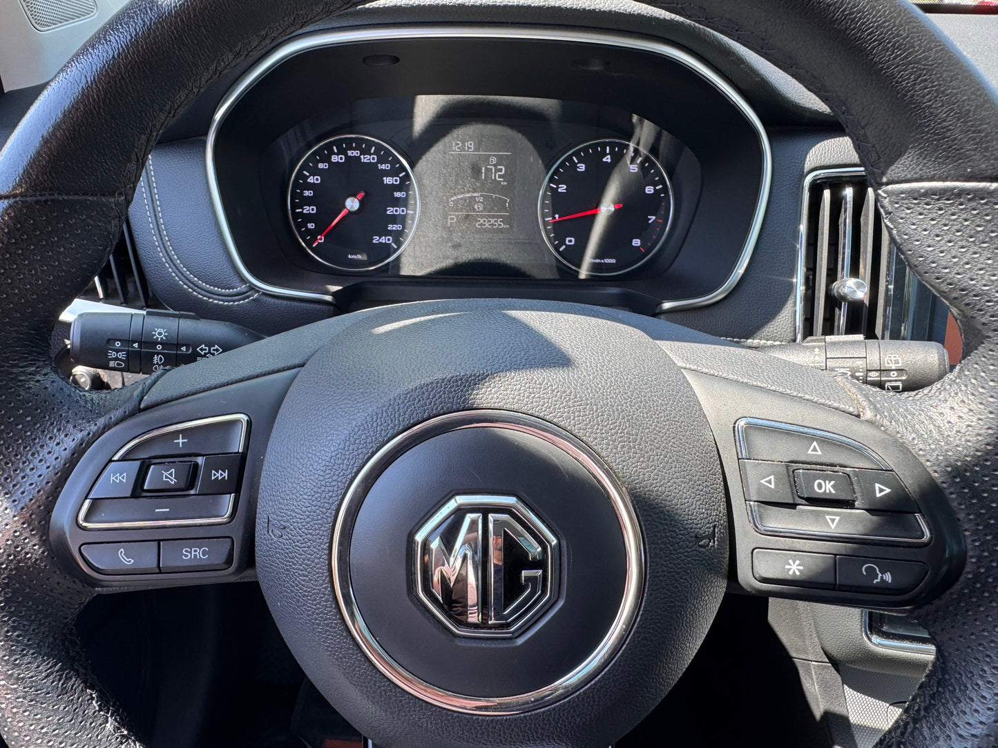 MG RX5 2.0 AWD TECHO PANORAMICO 2023