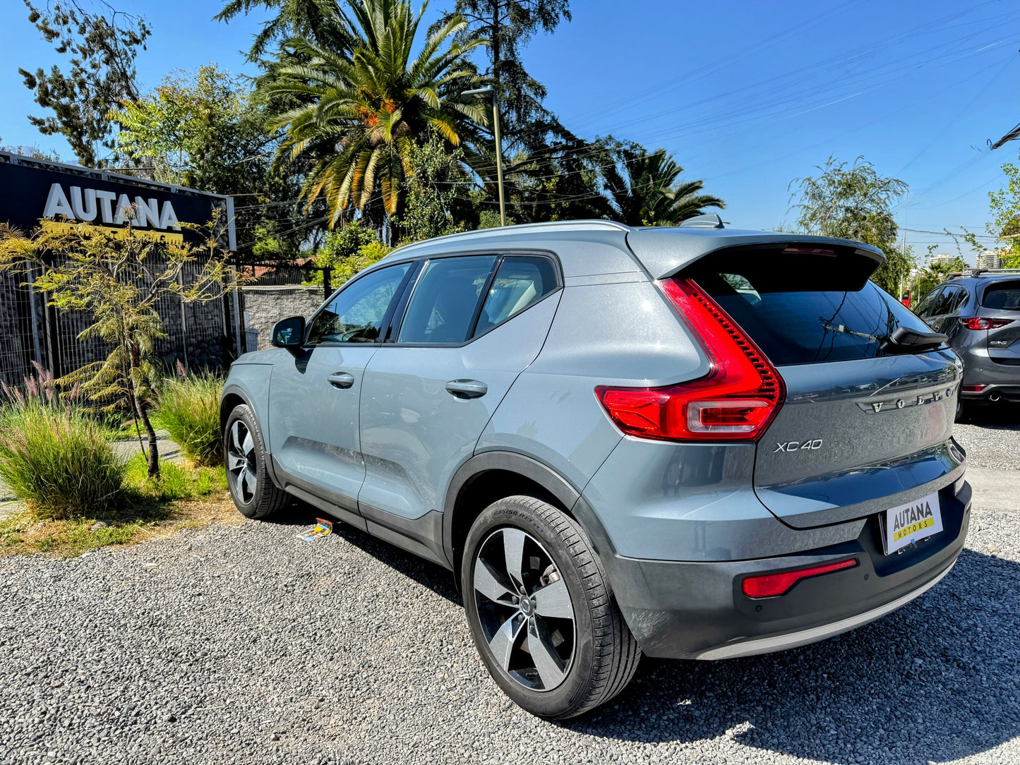 VOLVO XC40 MOMENTUM T4 2022
