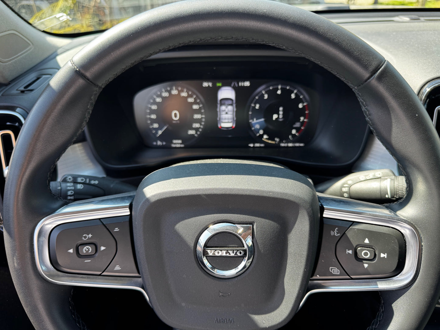 VOLVO XC40 MOMENTUM T4 2022