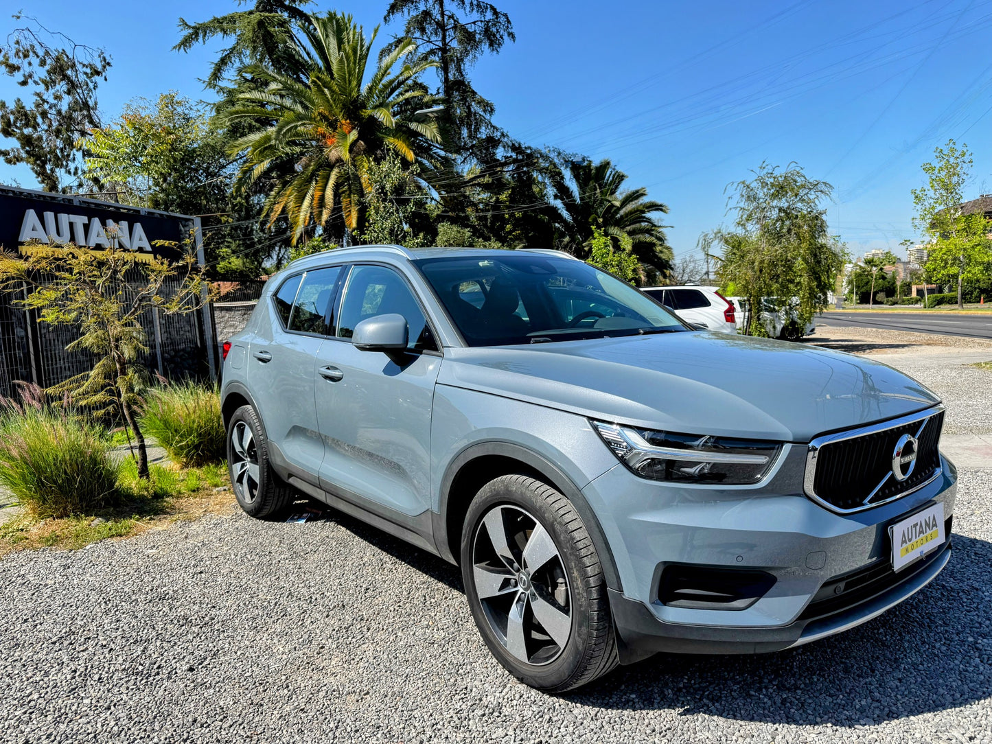 VOLVO XC40 MOMENTUM T4 2022