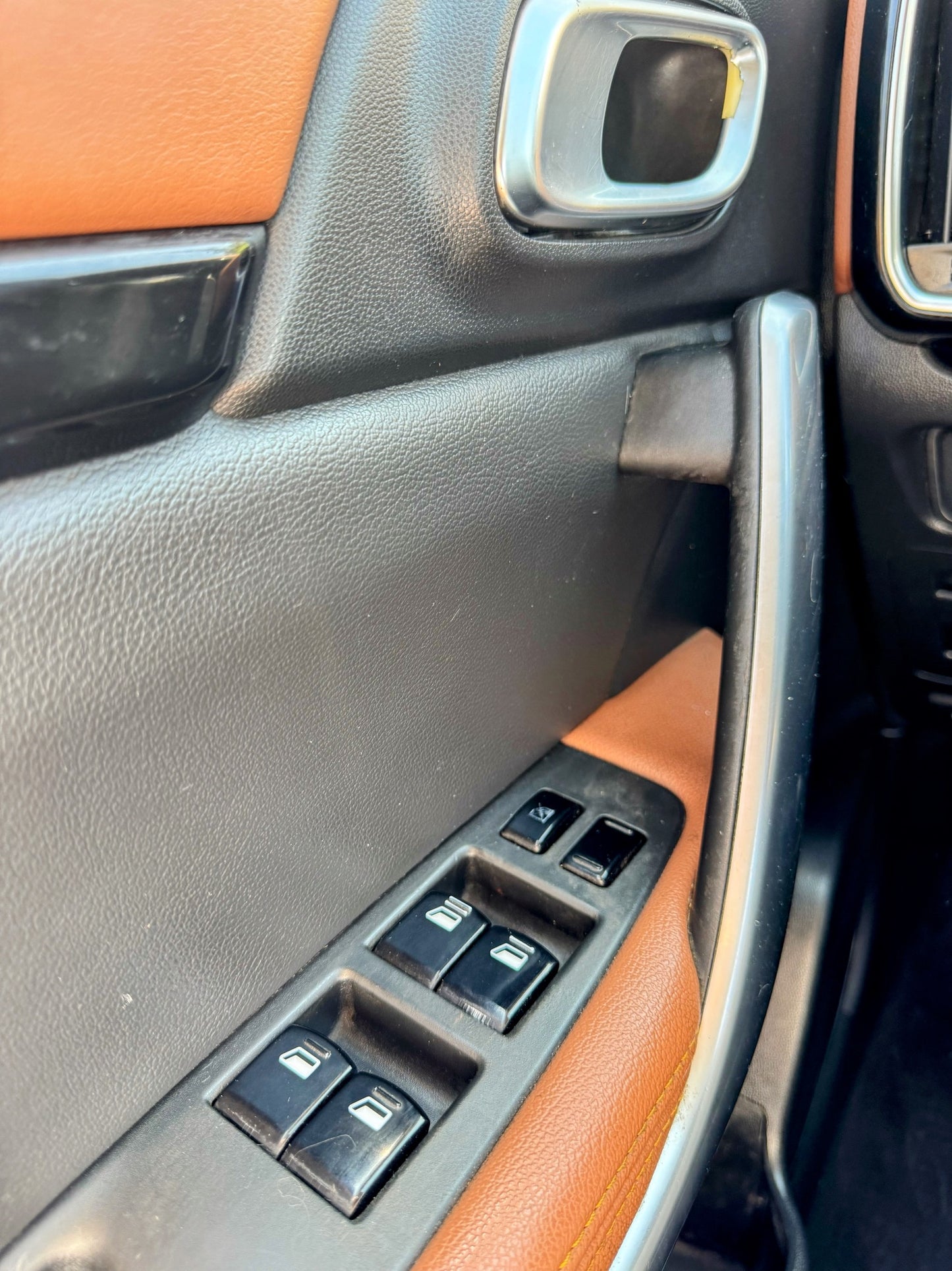 VENDIDO - DONGFENG AX4 LUXURY MT 2019