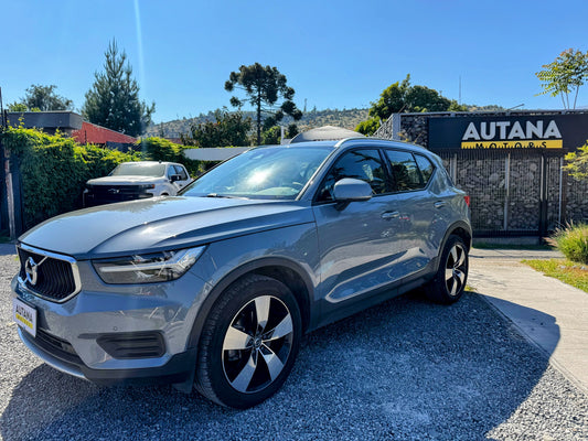 VOLVO XC40 MOMENTUM T4 2022