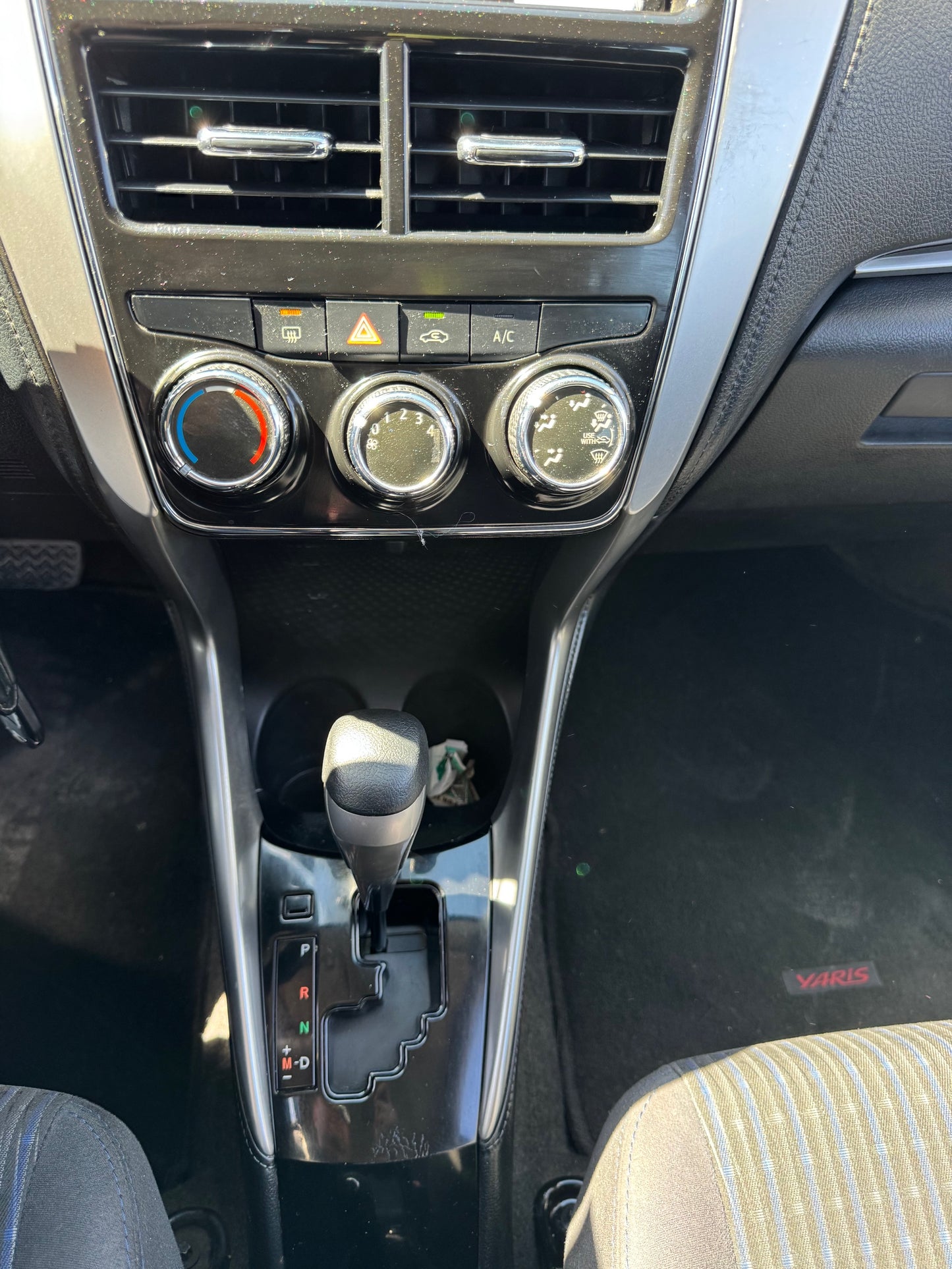 TOYOTA YARIS E AUTOMATIC 2019