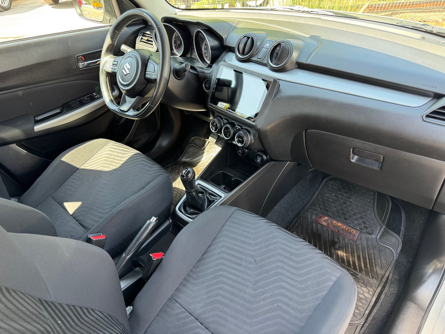 VENDIDO - SUZUKI SWIFT GLX 1.2 2021