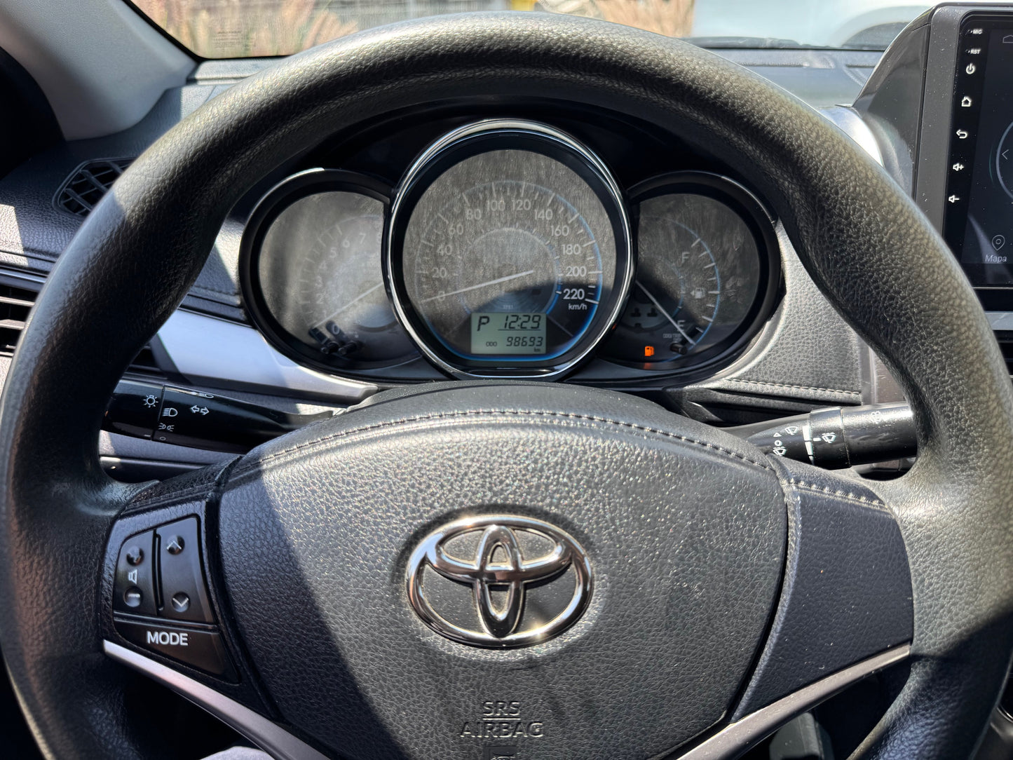 TOYOTA YARIS AUTOMATICO 2015