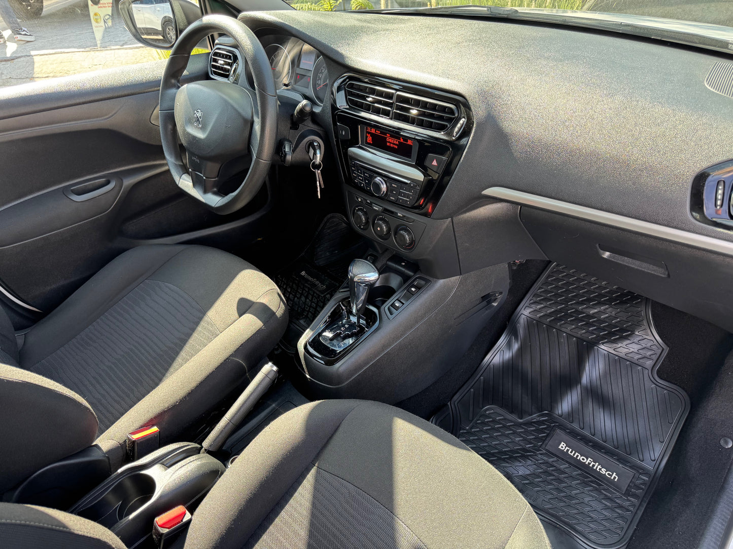 PEUGEOT 301 VTi AUTOMATIQUE 2017