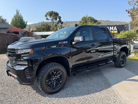VENDIDA - CHEVROLET SILVERADO Z71 4X4 TRAIL BOSS 2020