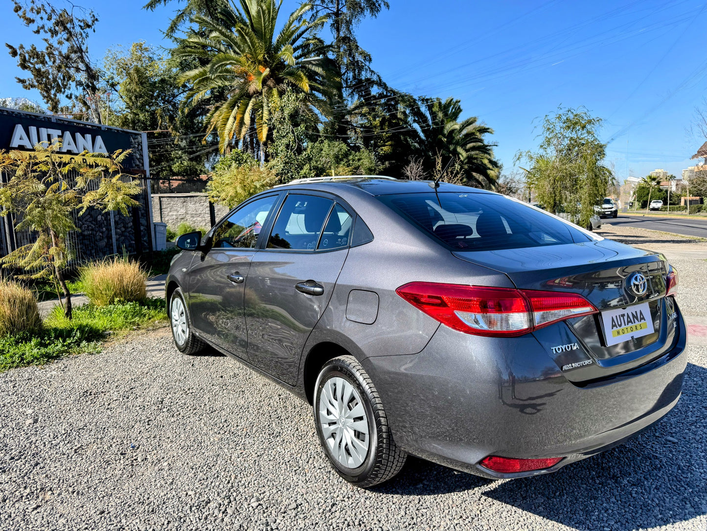 TOYOTA YARIS SEDAN 2022