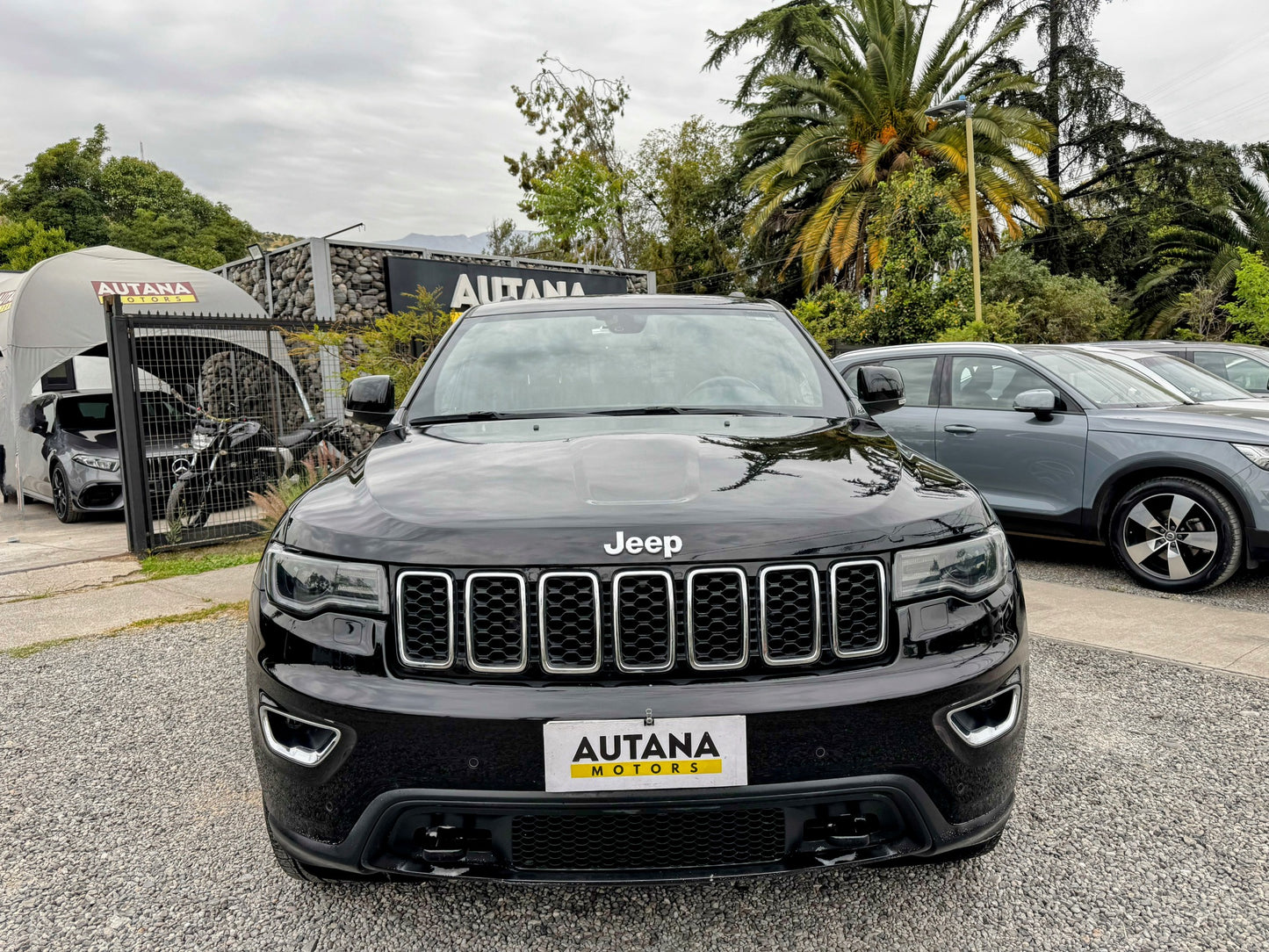 JEEP GRAND CHEROKEE LAREDO 2022