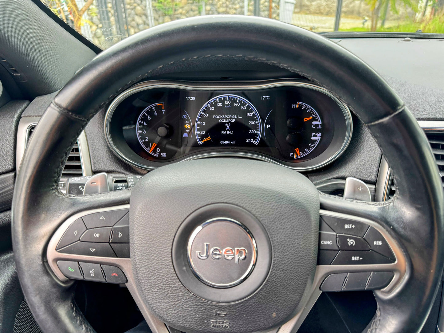 JEEP GRAND CHEROKEE LAREDO 2022