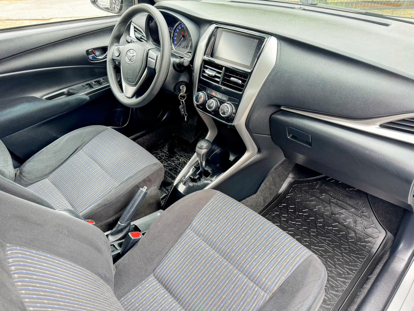 TOYOTA YARIS E AUTOMATIC 2021