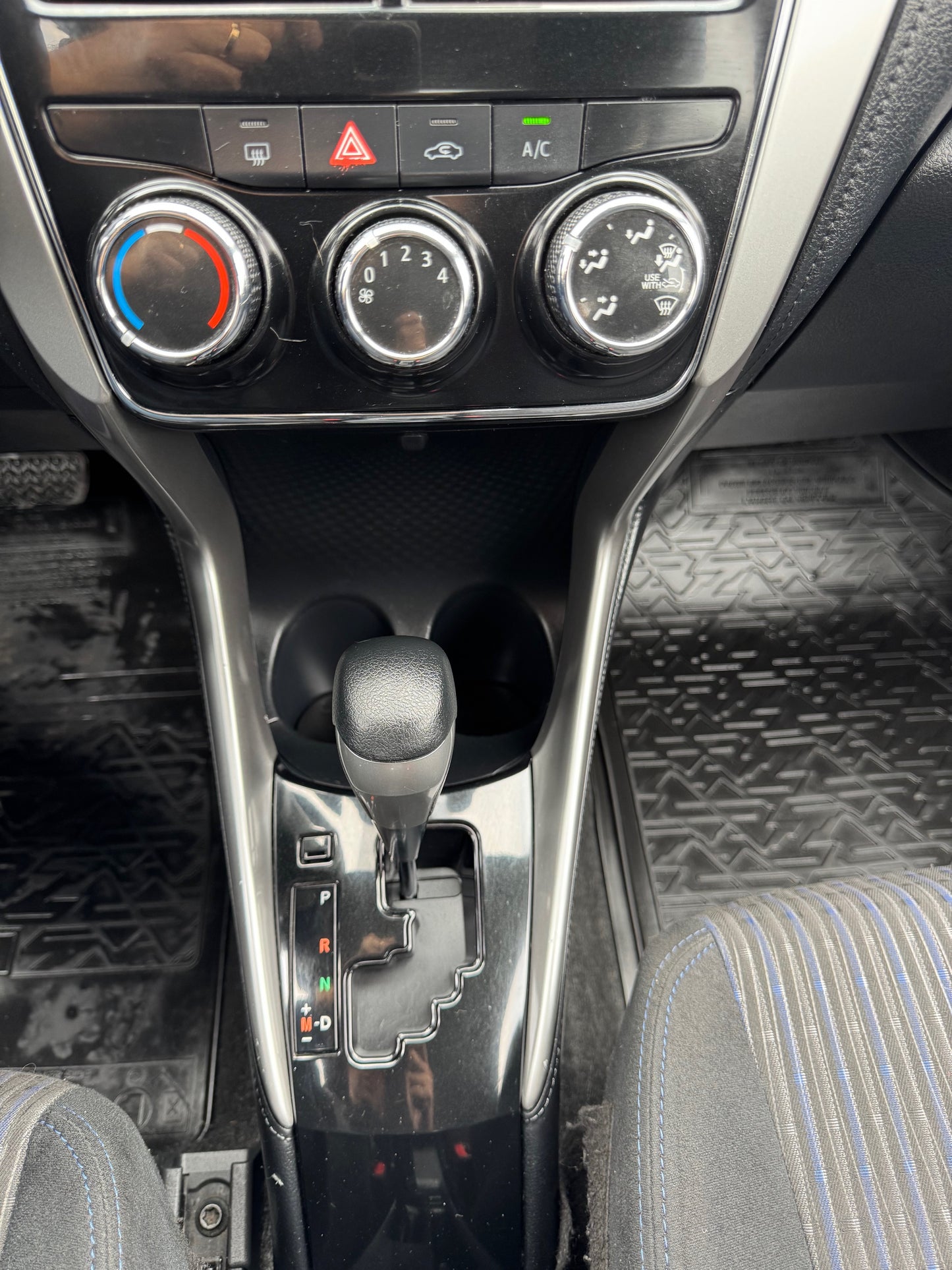 TOYOTA YARIS E AUTOMATIC 2021