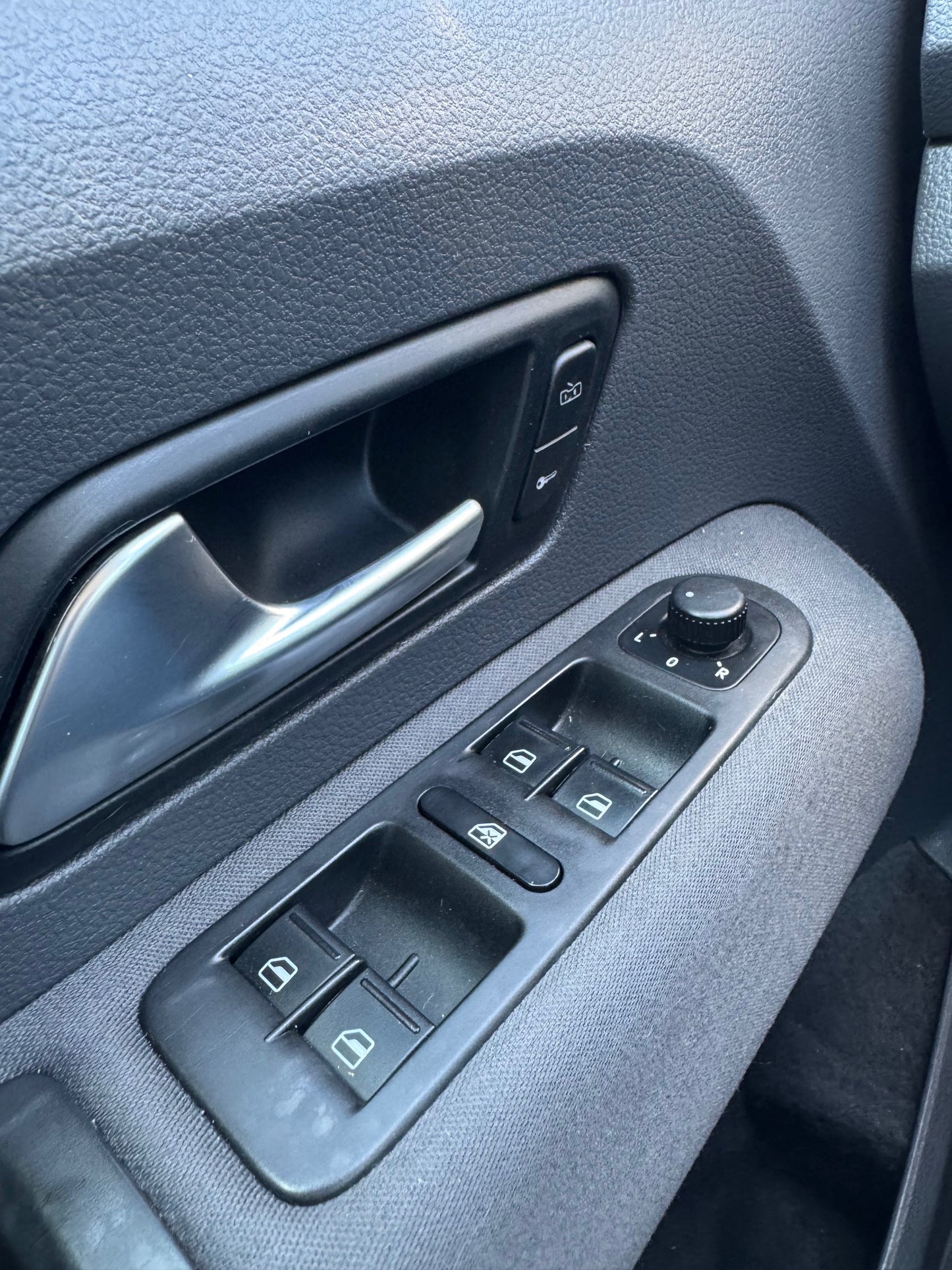 VENDIDA - VOLKSWAGEN AMAROK 4X4 AUT. 2015