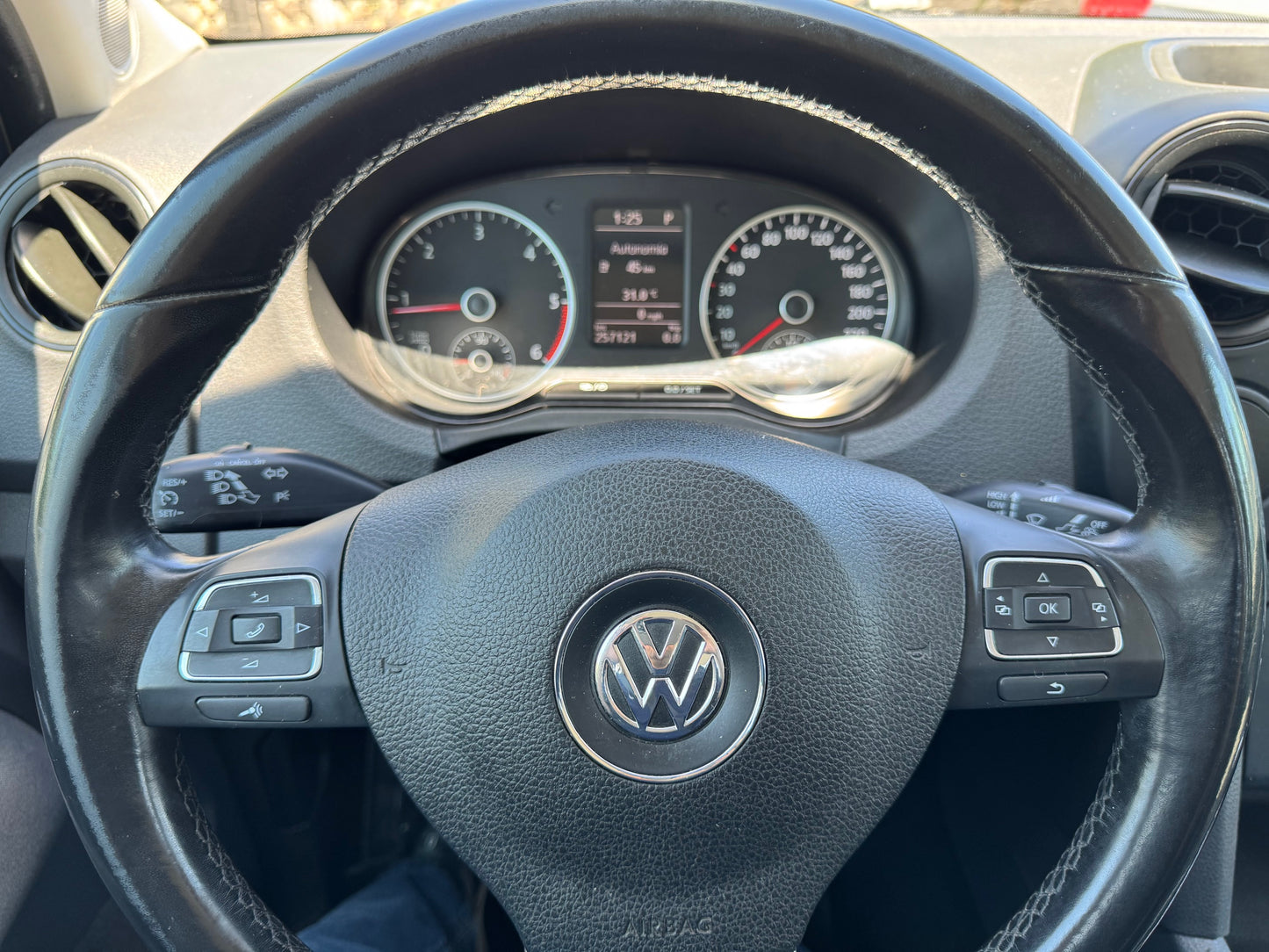 VENDIDA - VOLKSWAGEN AMAROK 4X4 AUT. 2015