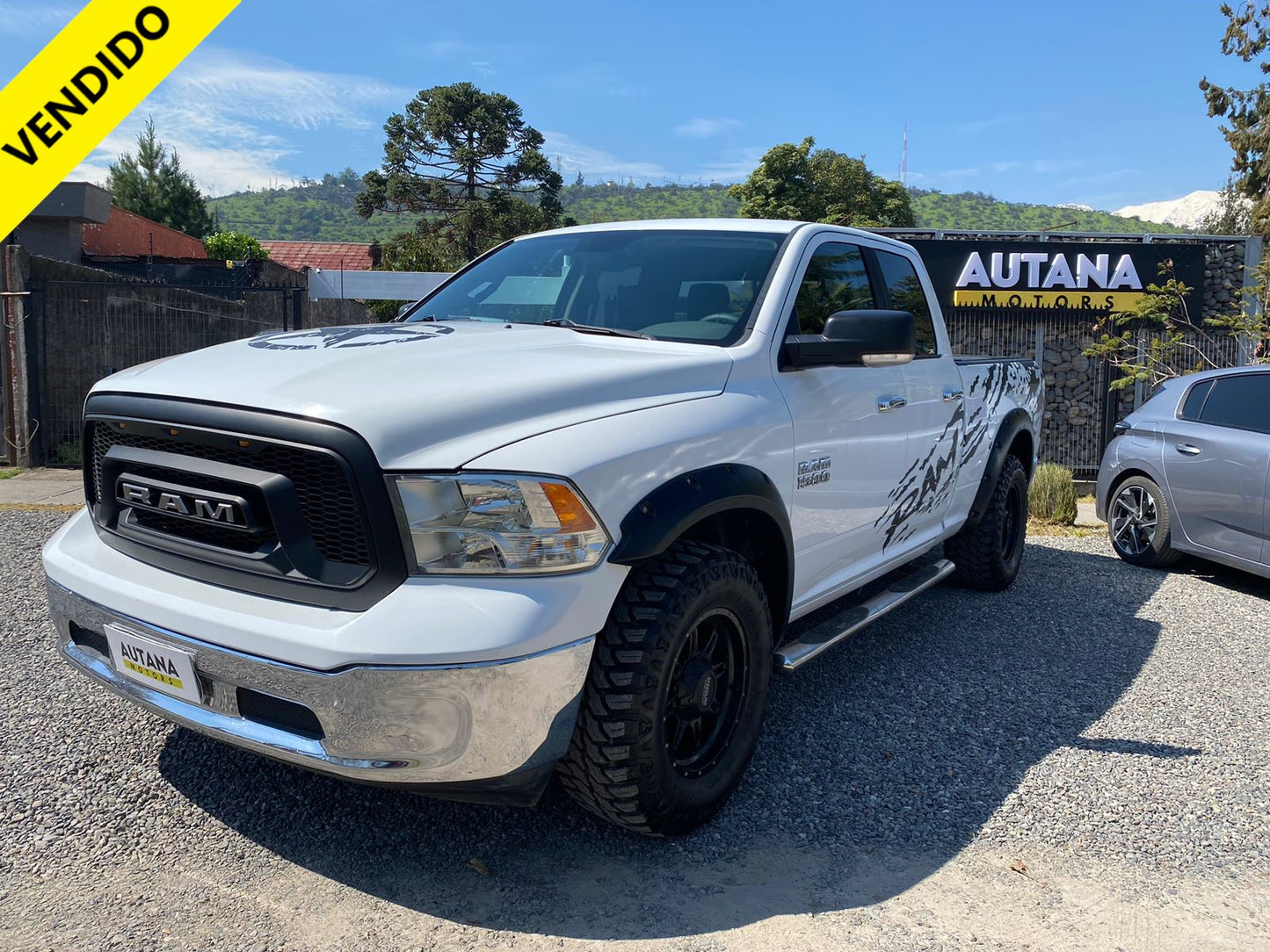 DODGE RAM SLT 4X4 2015