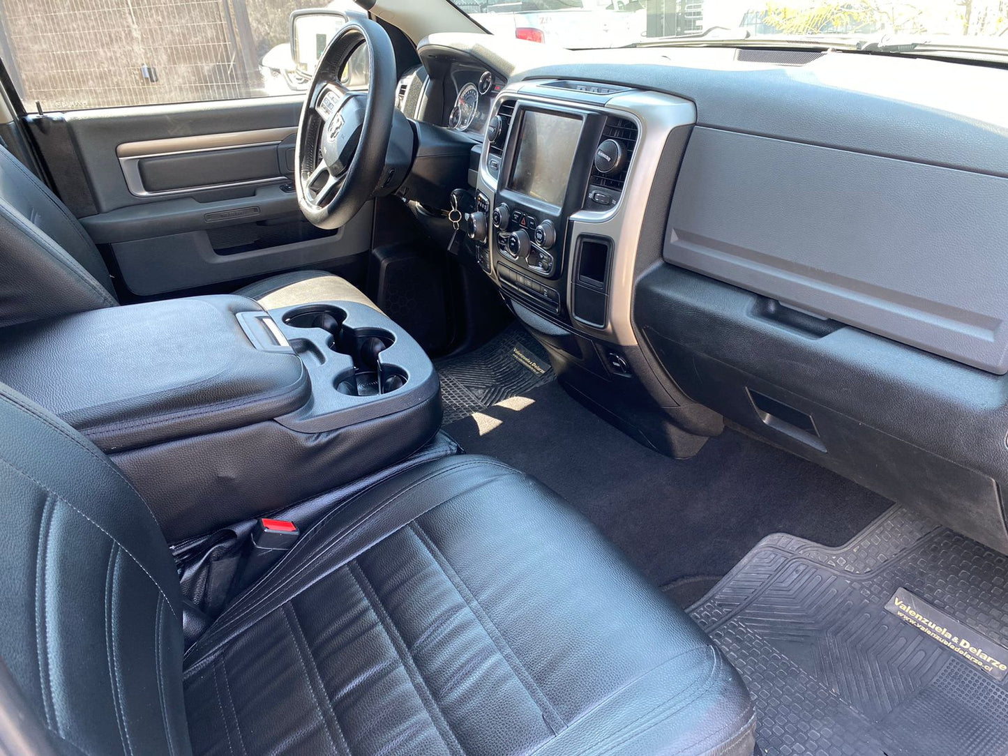 DODGE RAM SLT 4X4 2015