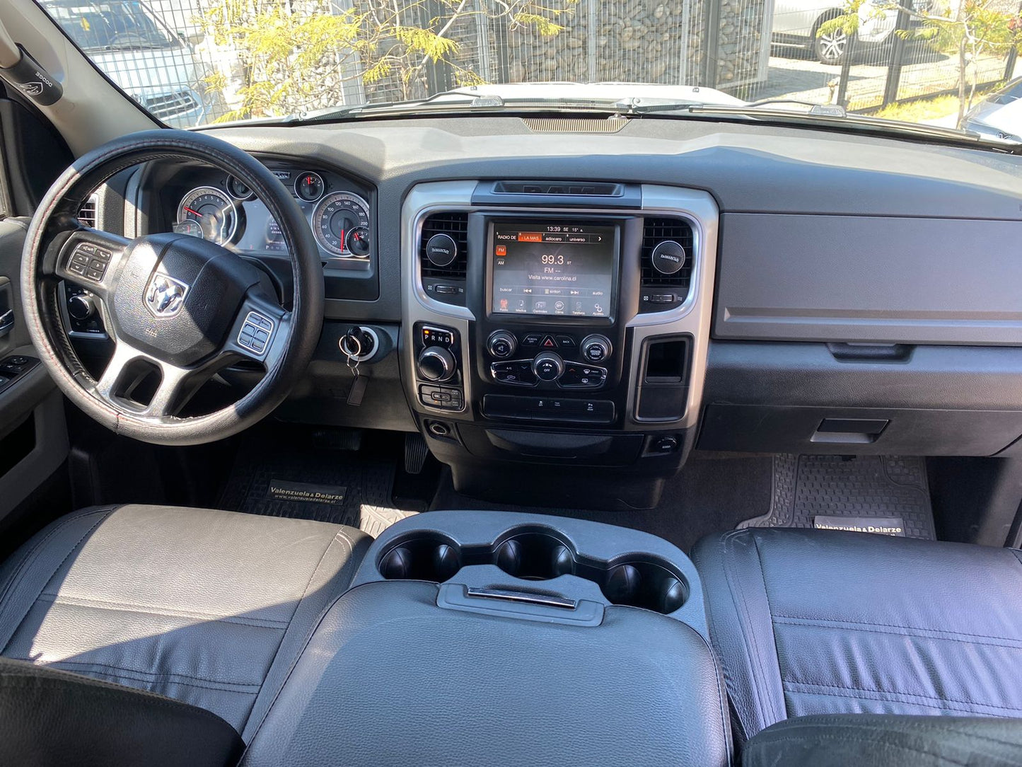 DODGE RAM SLT 4X4 2015