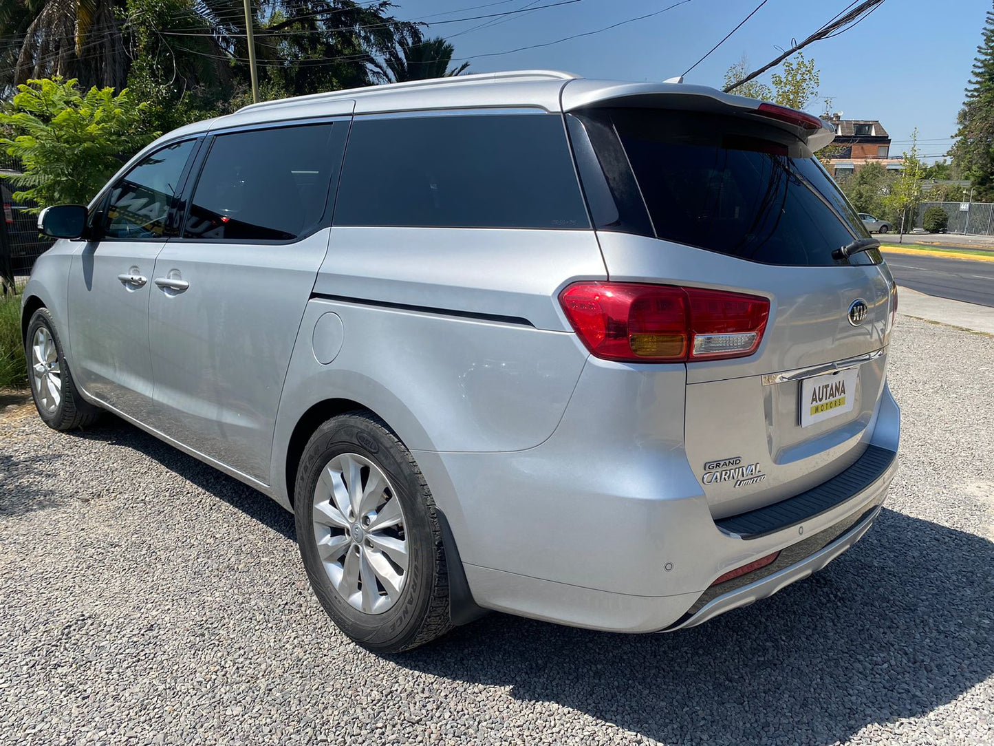 KIA GRAND CARNIVAL LIMITED 2017