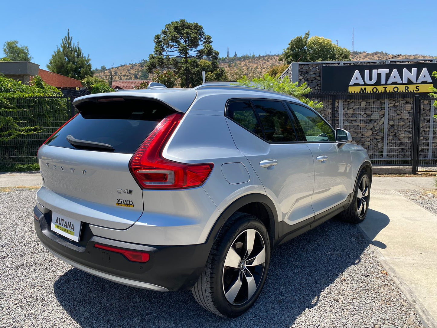 VOLVO XC40 MOMENTUM DIESEL AWD 2018