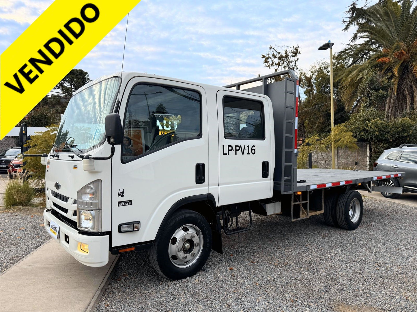 CHEVROLET ISUZU NPR 816 CREW CAB 2019