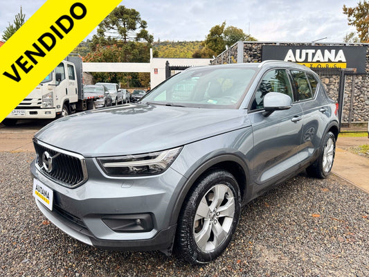 VOLVO XC40 MOMENTUM T4 2019