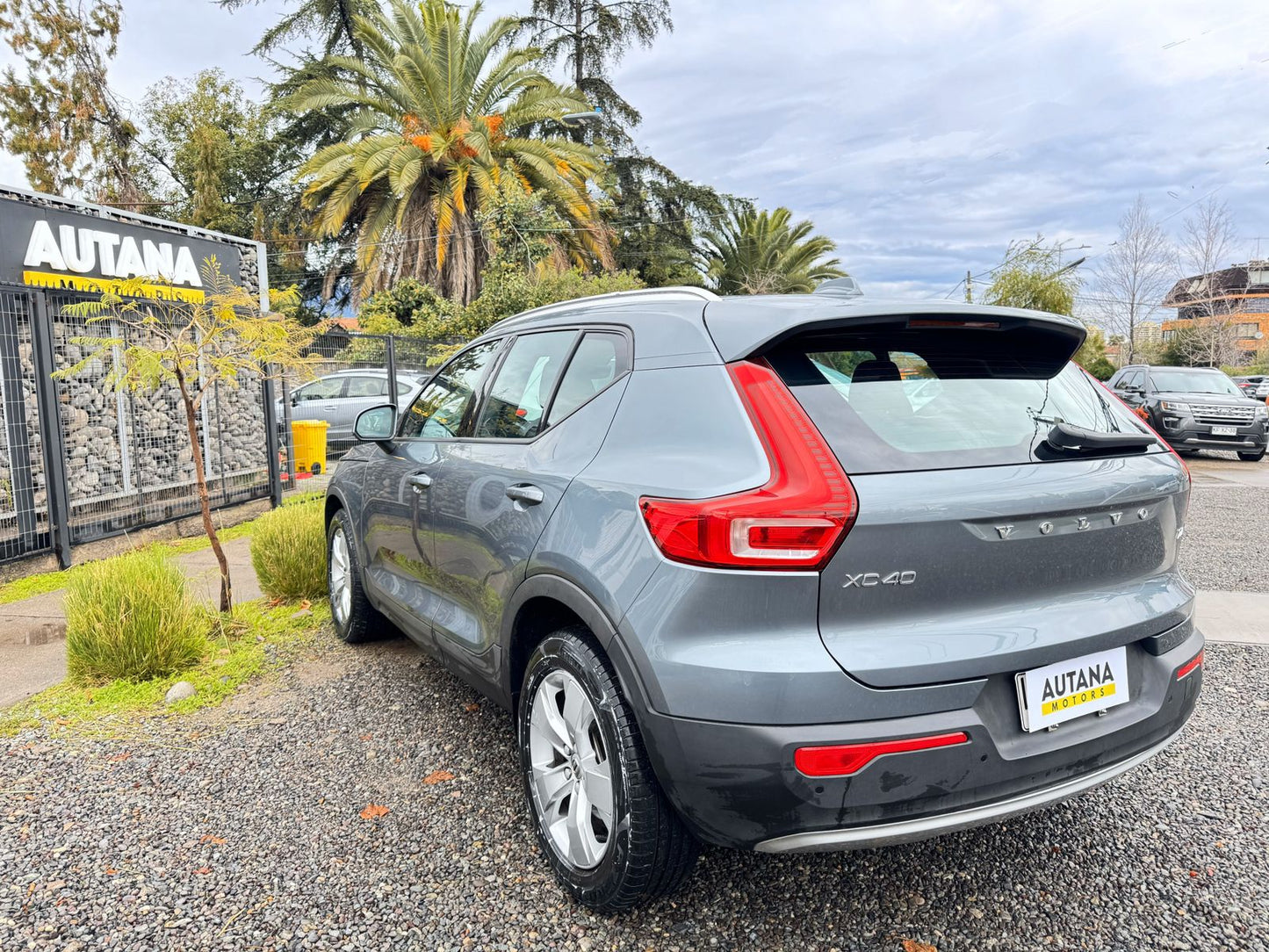 VOLVO XC40 MOMENTUM T4 2019