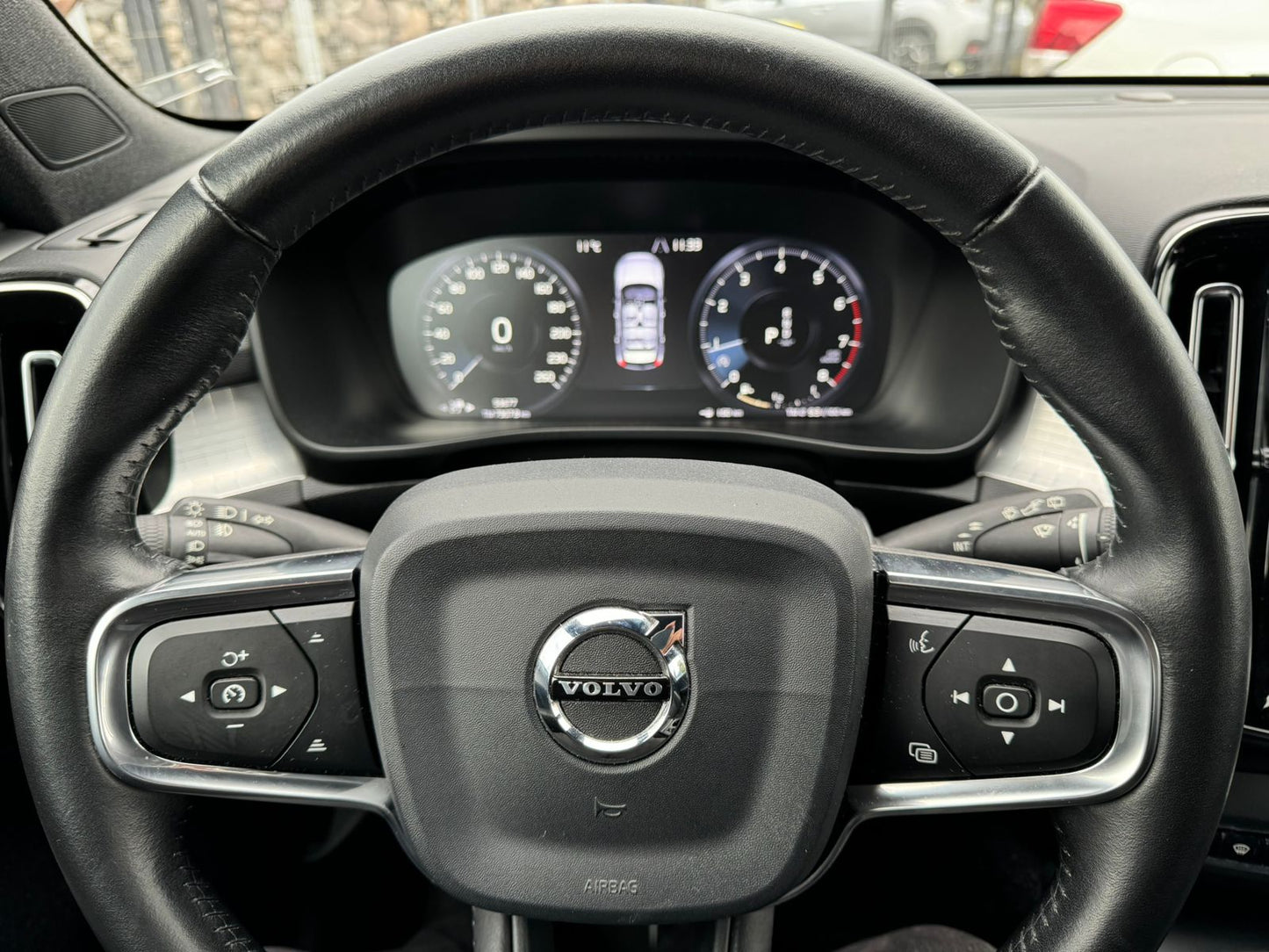 VOLVO XC40 MOMENTUM T4 2019