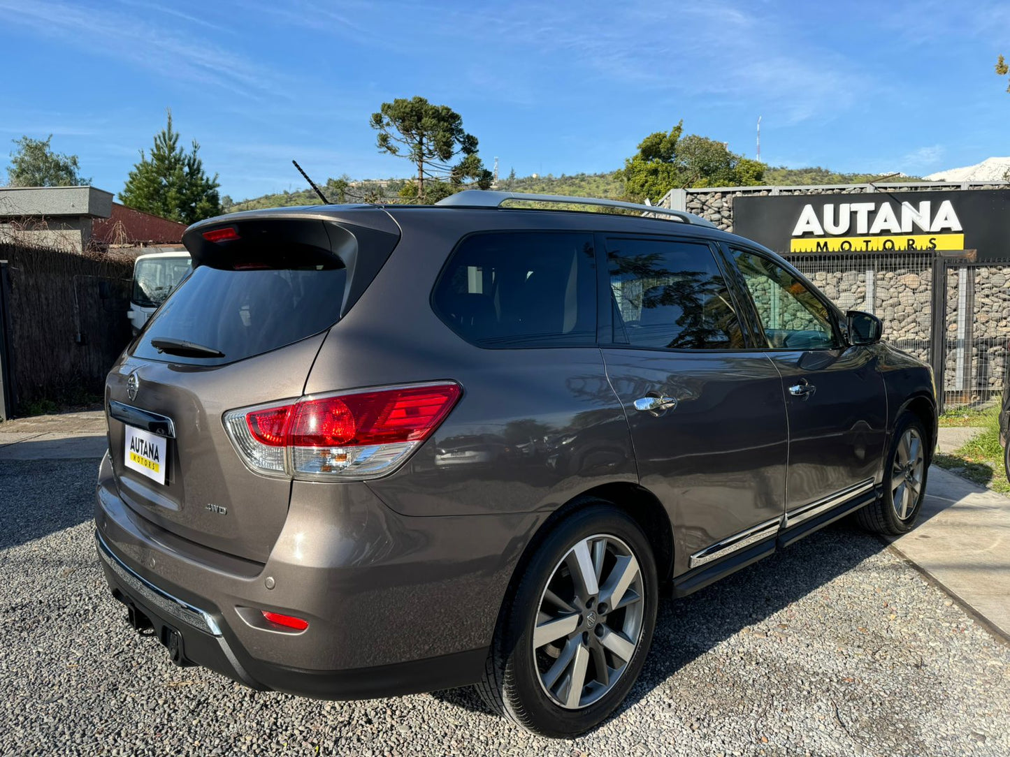 NISSAN PATHFINDER EXCLUSIVE 2014