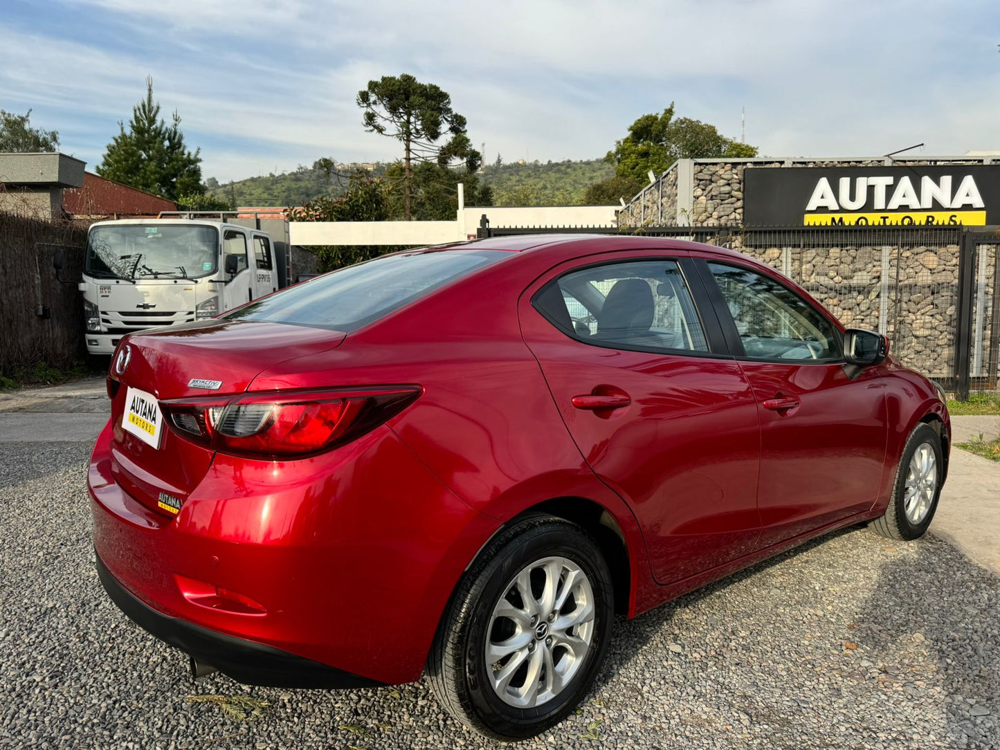 MAZDA 2 SEDAN AUTOMATICO 2017