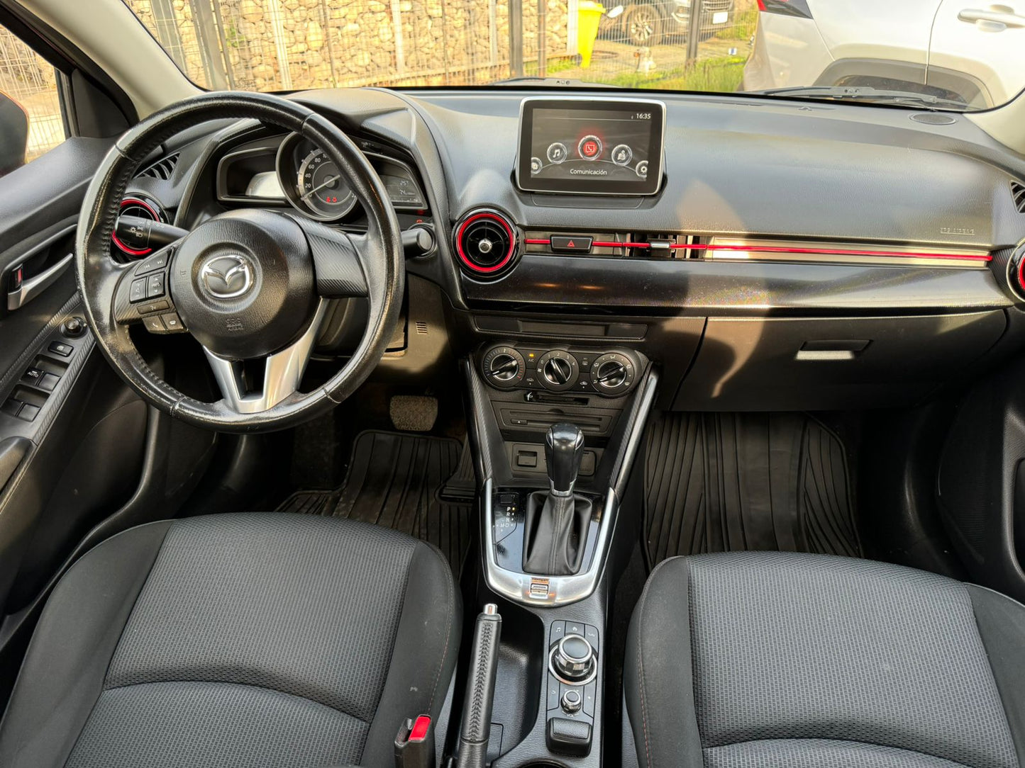 MAZDA 2 SEDAN AUTOMATICO 2017