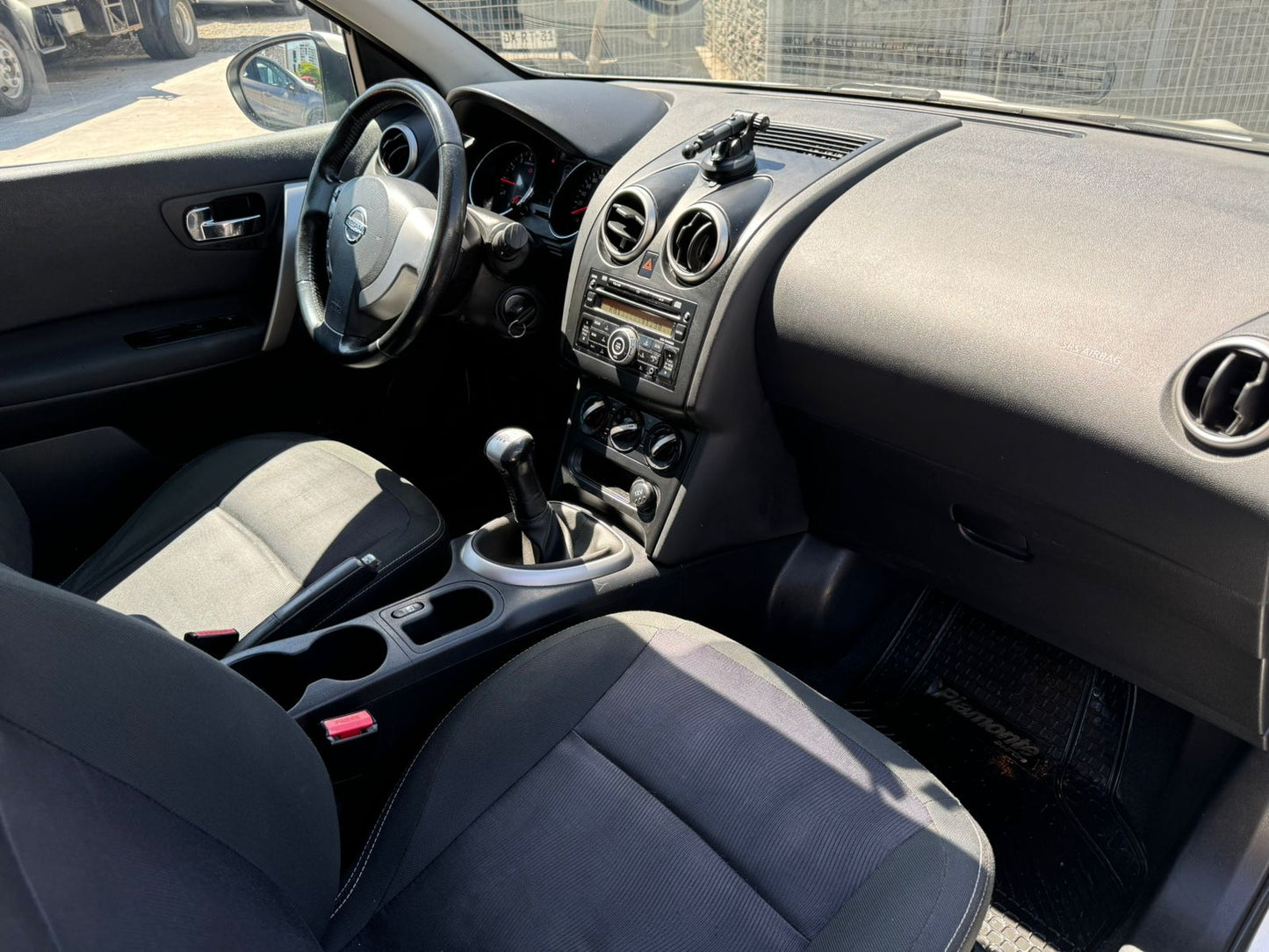 NISSAN QASHQAI 1.6 2015