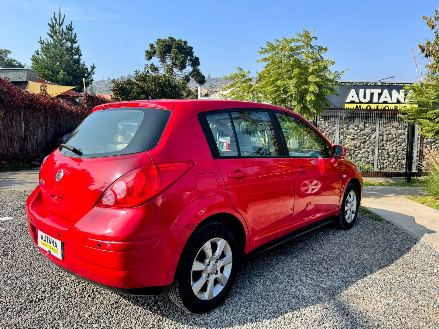 2014 NISSAN TIIDA AUTOMÁTICO SOLO 63.000 km
