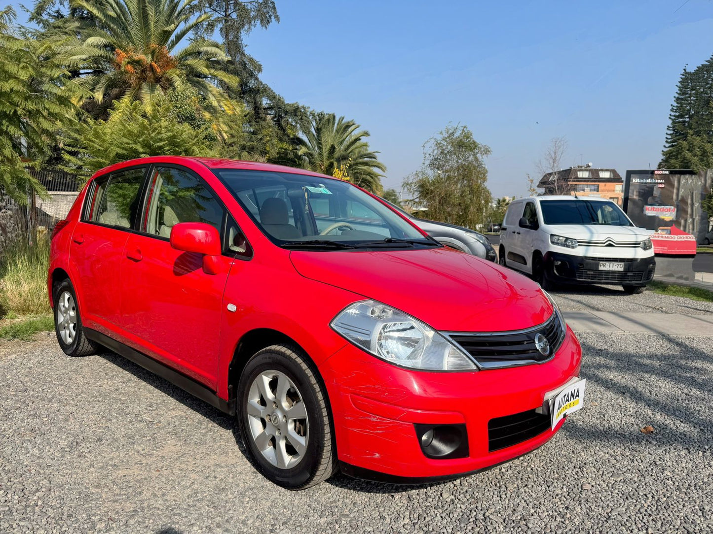 2014 NISSAN TIIDA AUTOMÁTICO SOLO 63.000 km