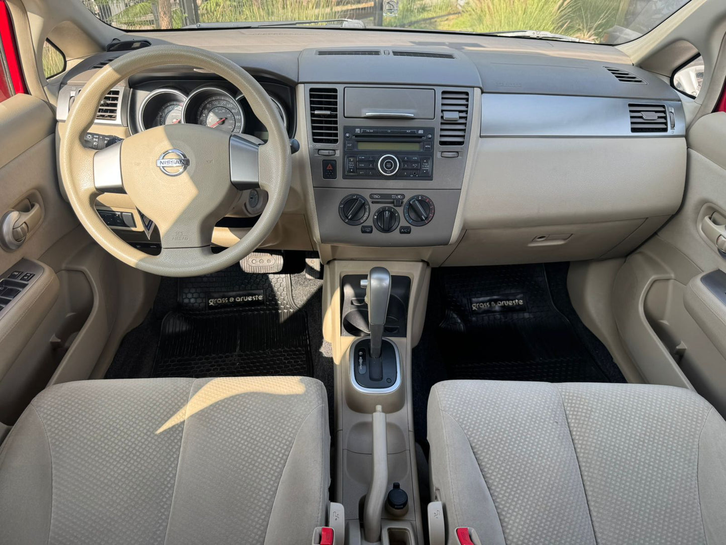 2014 NISSAN TIIDA AUTOMÁTICO SOLO 63.000 km