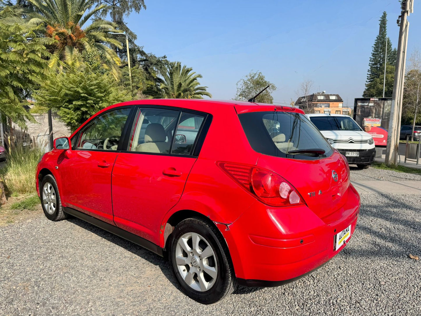 2014 NISSAN TIIDA AUTOMÁTICO SOLO 63.000 km