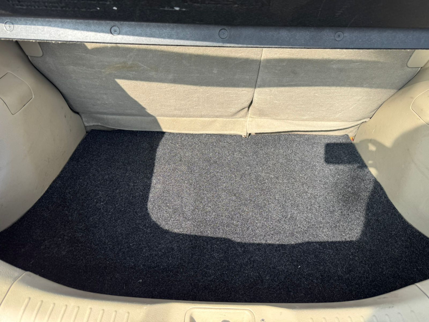 2014 NISSAN TIIDA AUTOMÁTICO SOLO 63.000 km