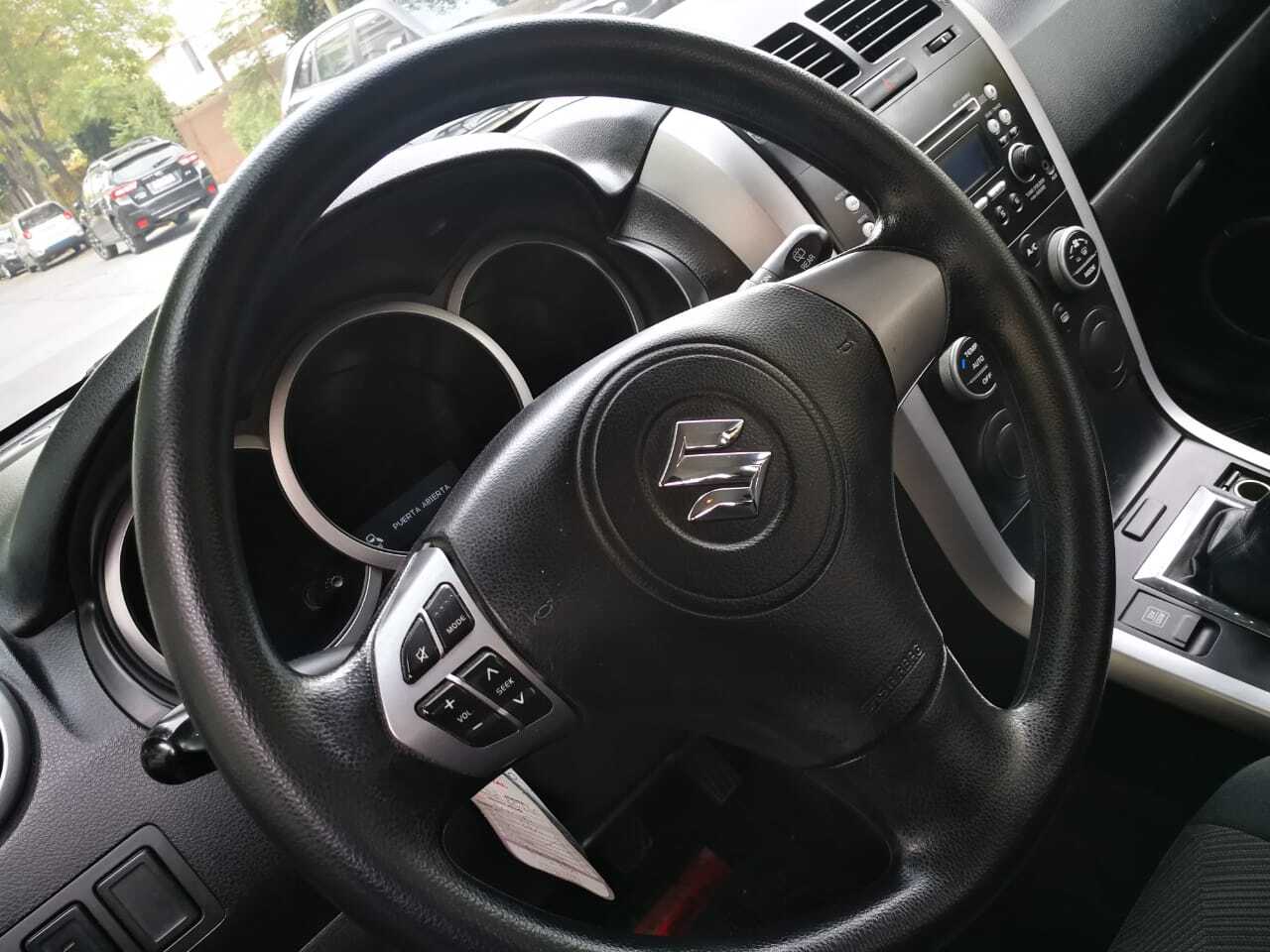 SUZUKI GRAND NOMADE 2013 - Vendido