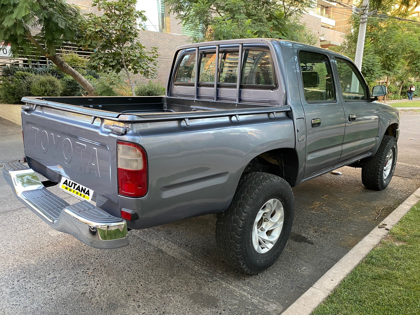 TOYOTA HILUX 1998 - Vendido