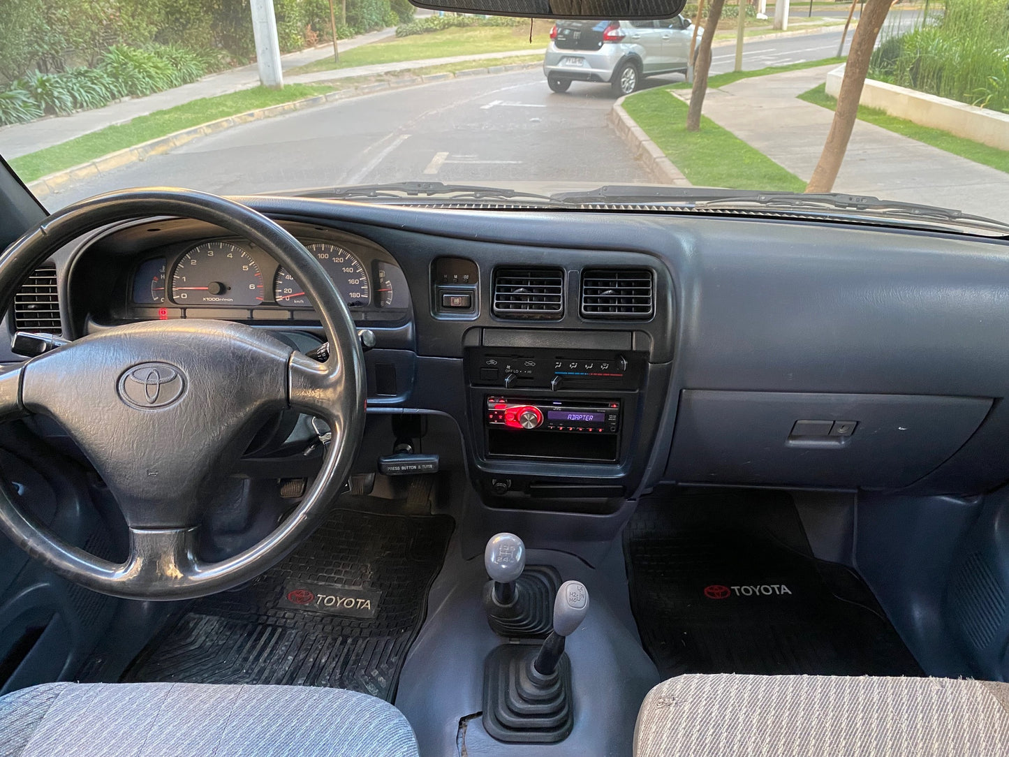 TOYOTA HILUX 1998 - Vendido