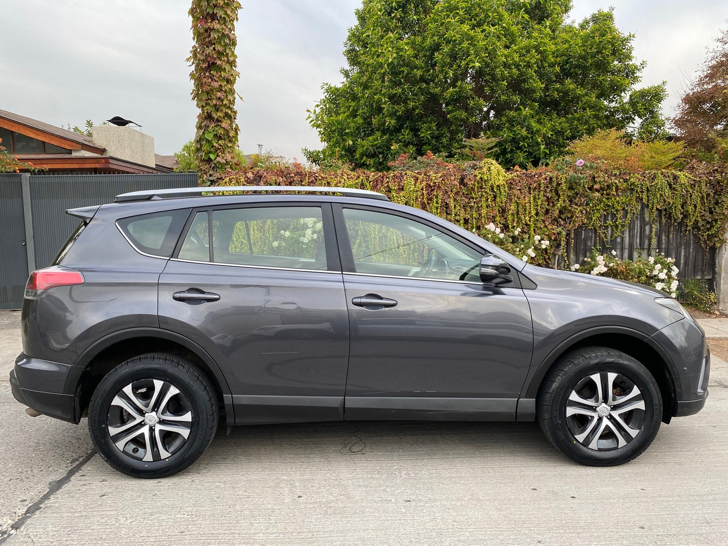 TOYOTA RAV 4 2016 - Vendido