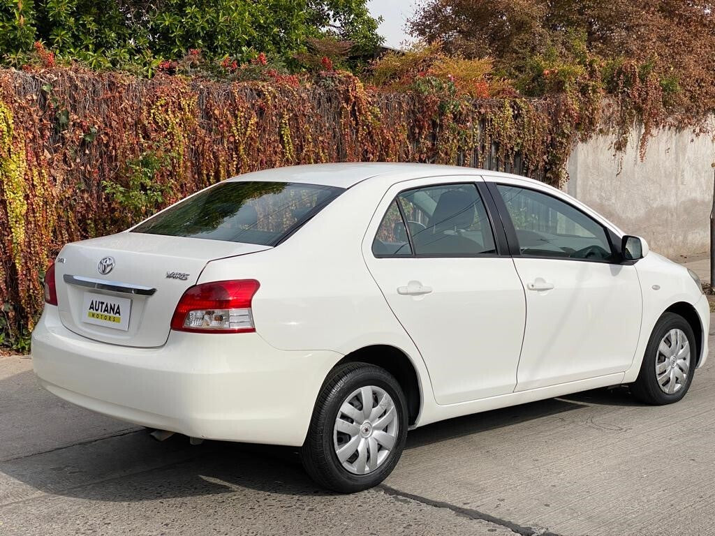 TOYOTA YARIS 2010 - Vendido