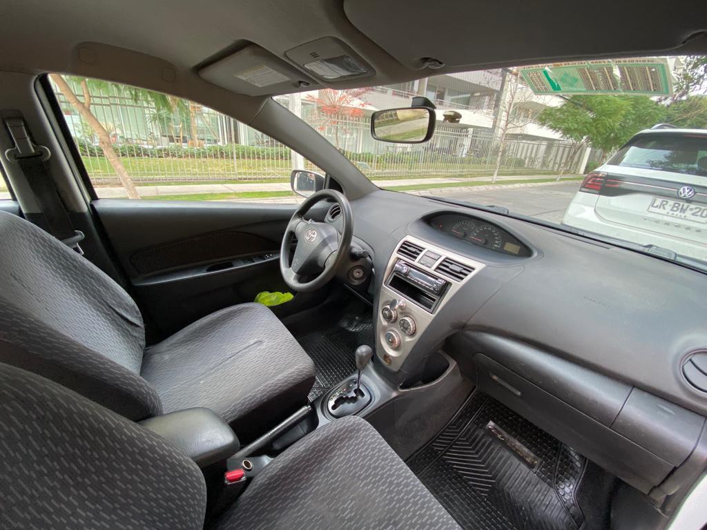 TOYOTA YARIS 2010 - Vendido